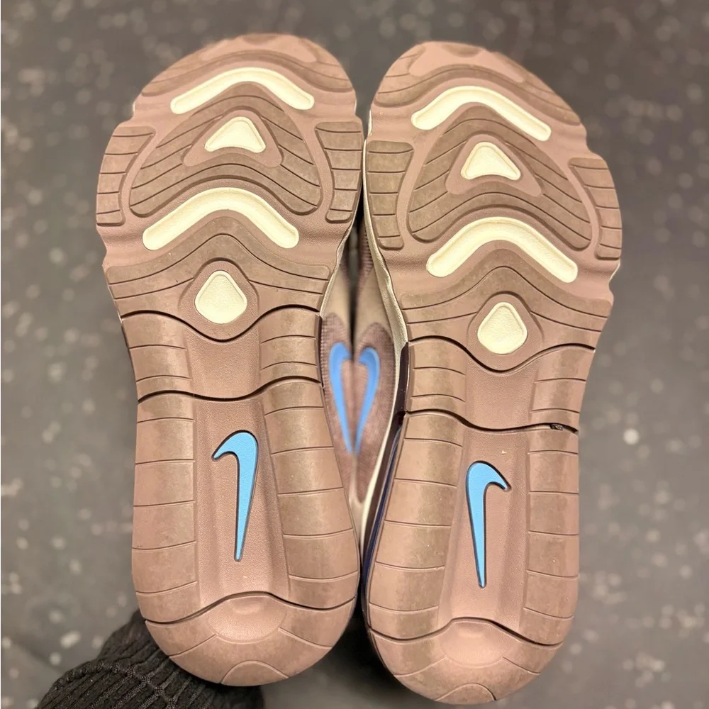 Nike Women’s Sneakers - Brown and Blue - Picture 6 of 7